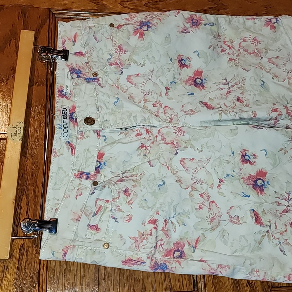 Code Bleu shorts - Picture 2 of 7